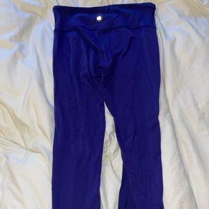Reversible navy/blue lululemon cropped leggings